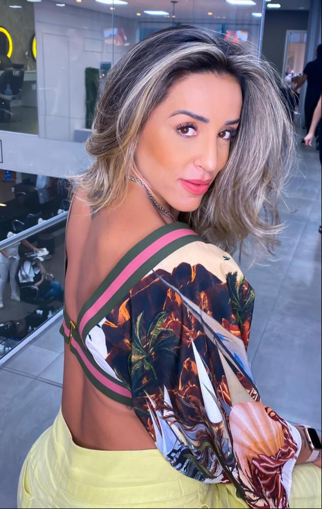 Digital influencer e dançarina Tata Furtado aparece com novo visual e seguidores vão à loucura